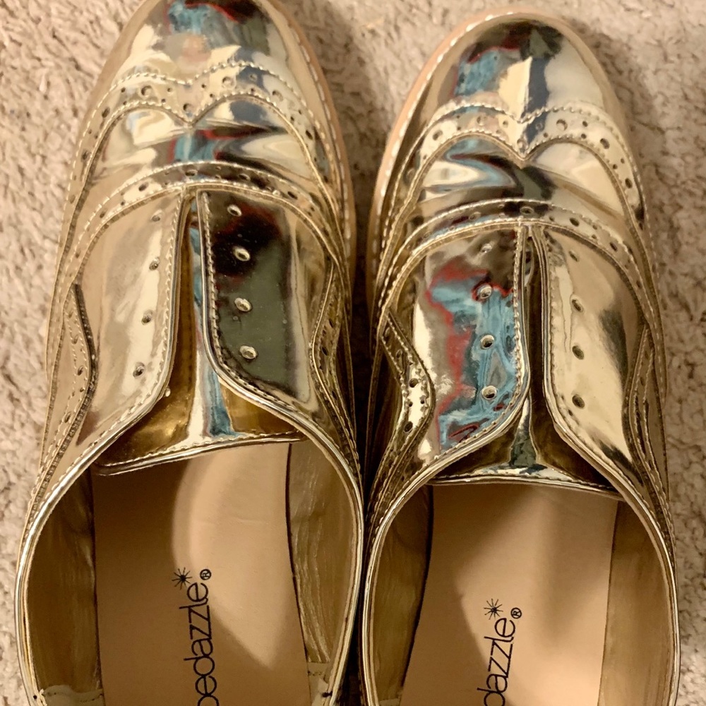 No lace gold oxfords